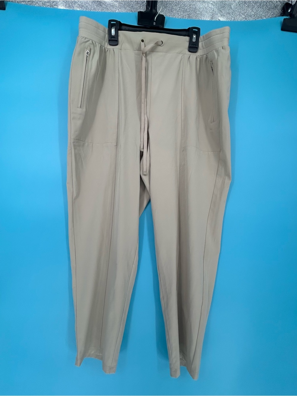 Lou & Grey Drawstring Joggers in Light‎ Khaki